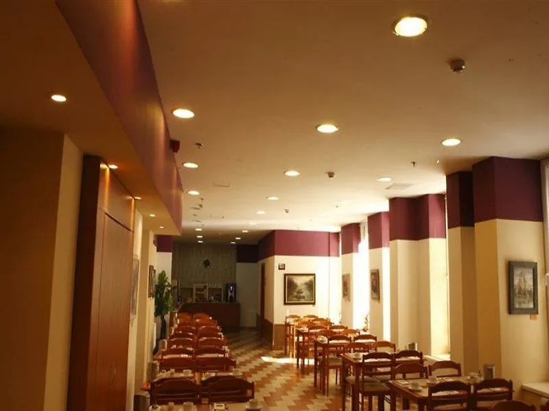 Six Inn Hotel בודפשט